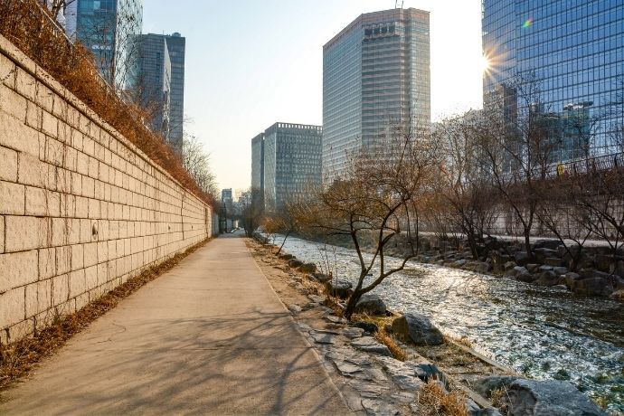Cheonggyecheon Stream in Seoul in Winter