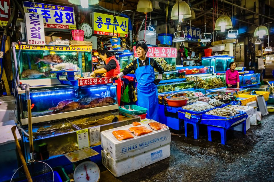 Noryangjin Fish Market Guided Tour and Food Tasting