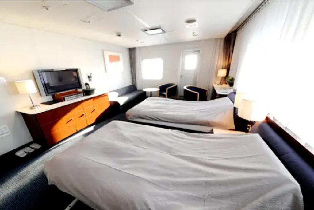 Camellia Line Suite